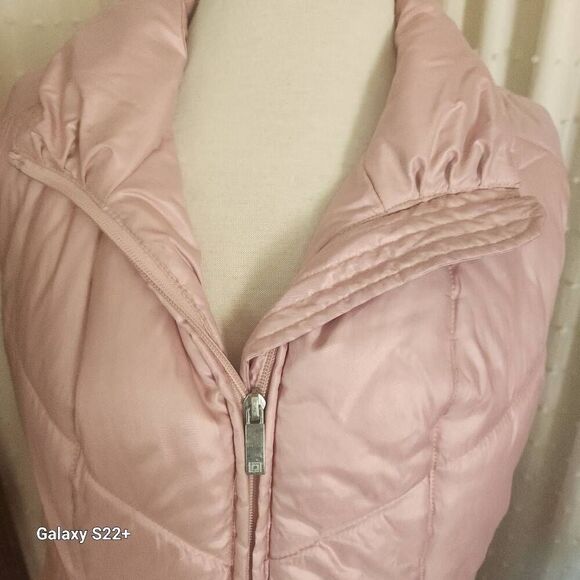 V20  Liz Claiborne pink quilted puffer vest - Picture 11 of 11